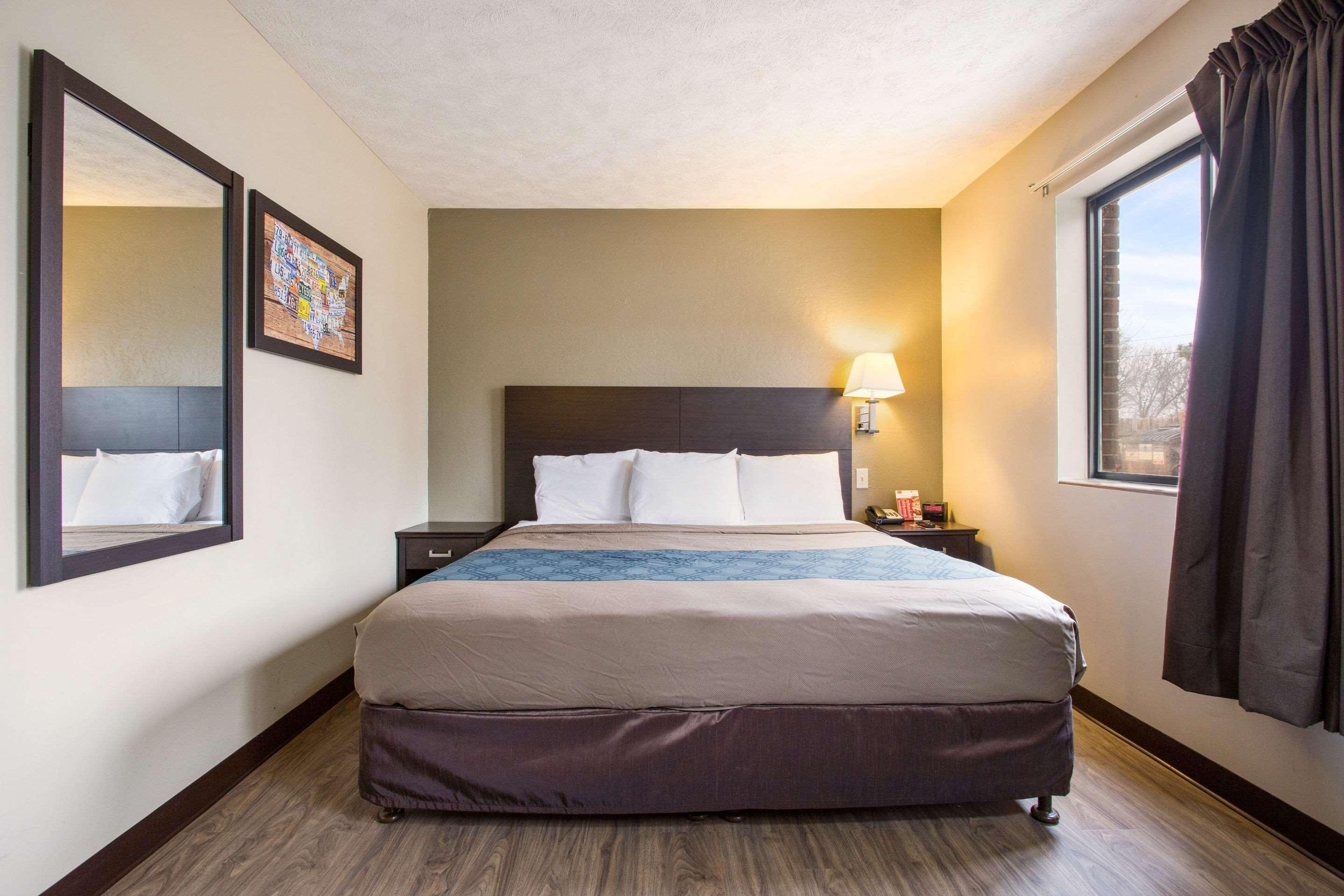 Red Lion Inn & Suites Olathe Kansas City Buitenkant foto